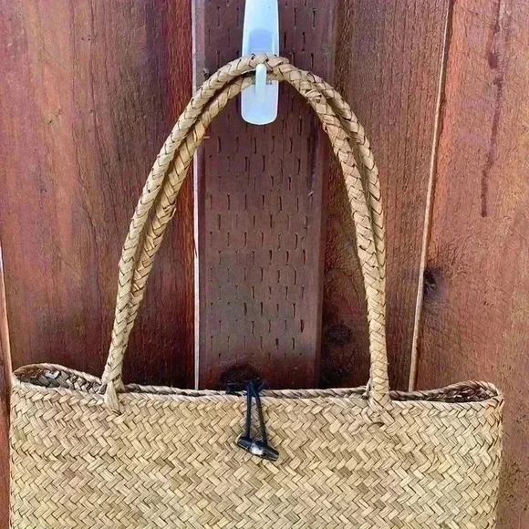 NWOT:  Woven Summer Bag - Picture 3 of 7